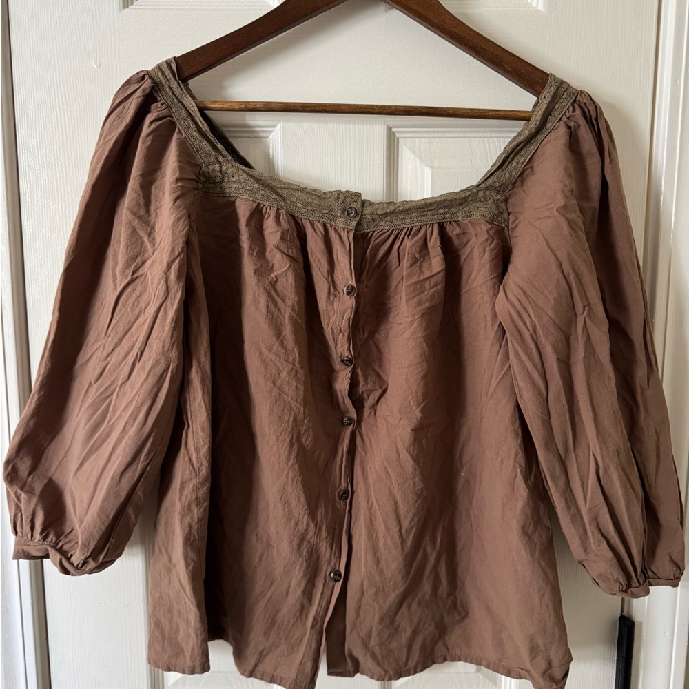 Elegant Women's Tan Button-Up Blouse